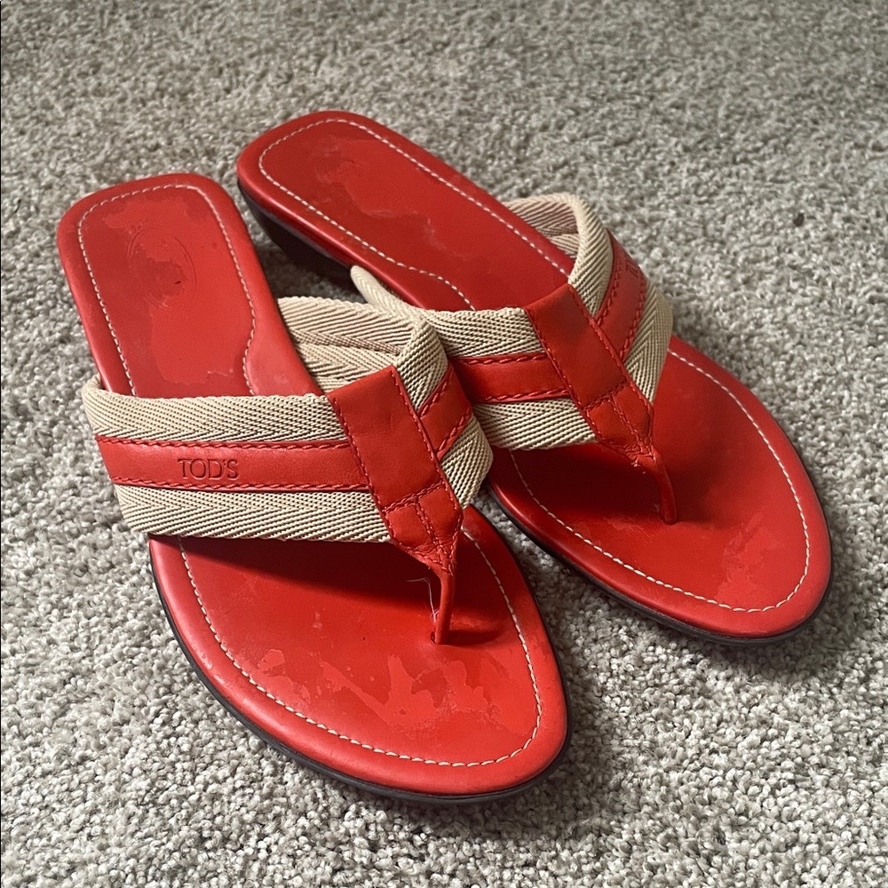TOD’S red / cream flip flop sandals women’s Sz 8 Made in Italy leather / fabric